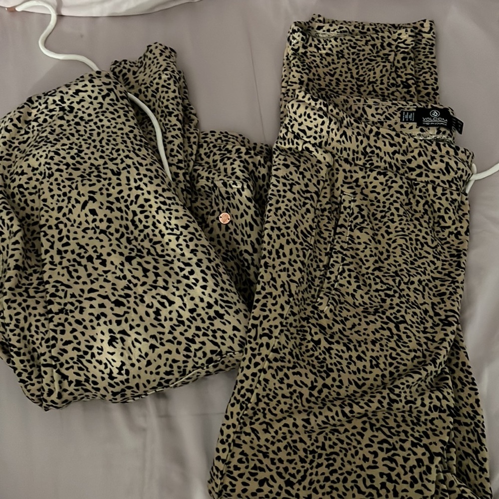 Volcom - Picture 7 of 7
